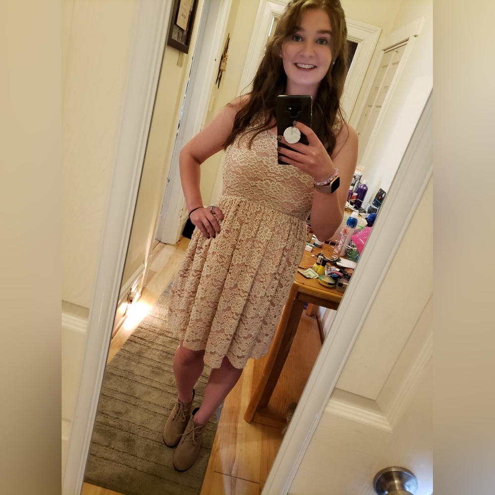 Meet your Posher, Elizabeth